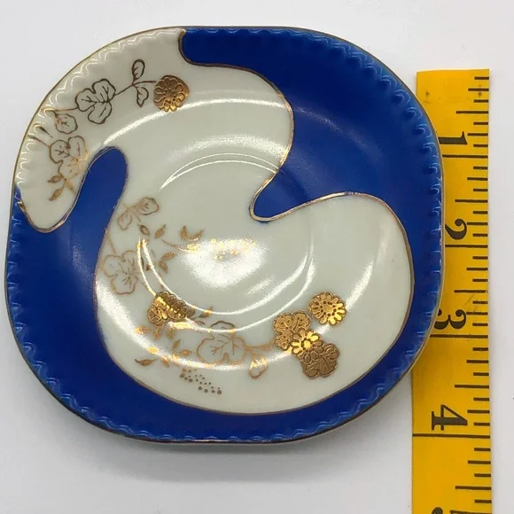 Japan demitasse Blue and Gold Floral Teacup Set - Picture 15 of 16